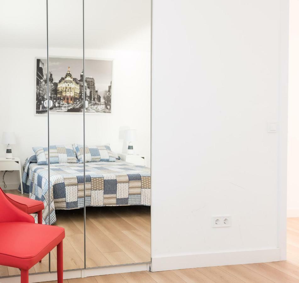 Ever House IFEMA Mar de Cristal Madrid Buitenkant foto